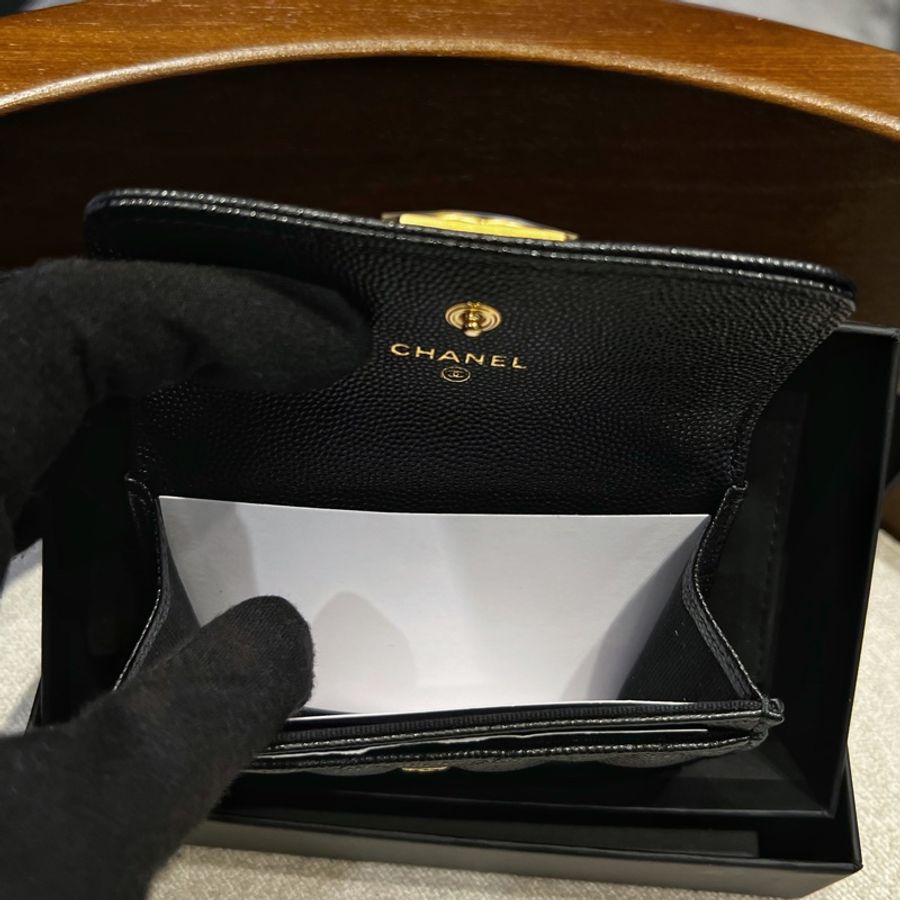 ► 全新 CHANEL BOY系列 ✨黑色荔枝皮金釦兩折 短夾-4