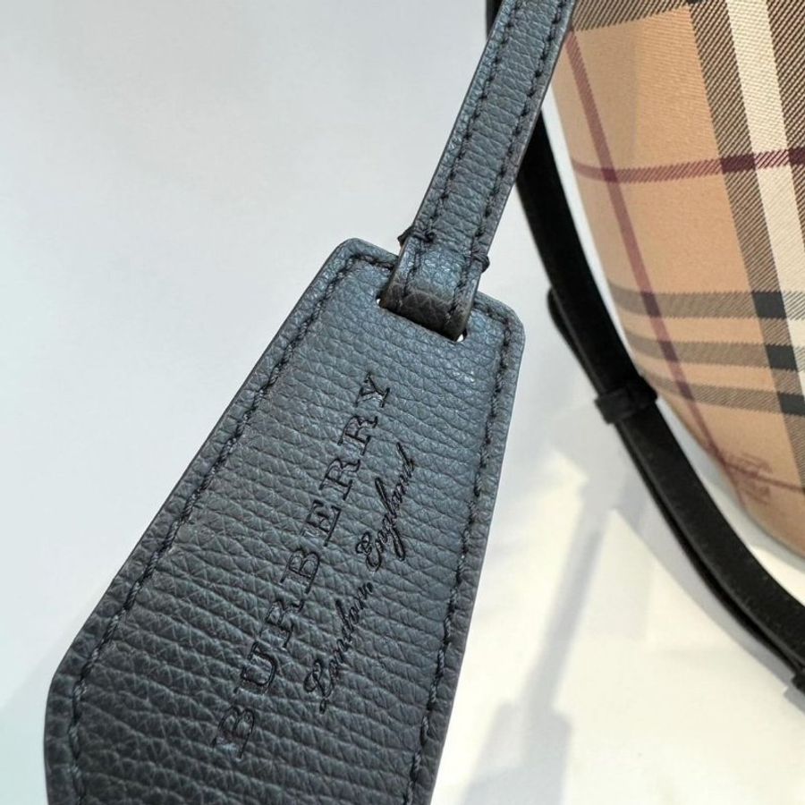 *SHIHNA名牌精品* Burberry經典款水桶包-4
