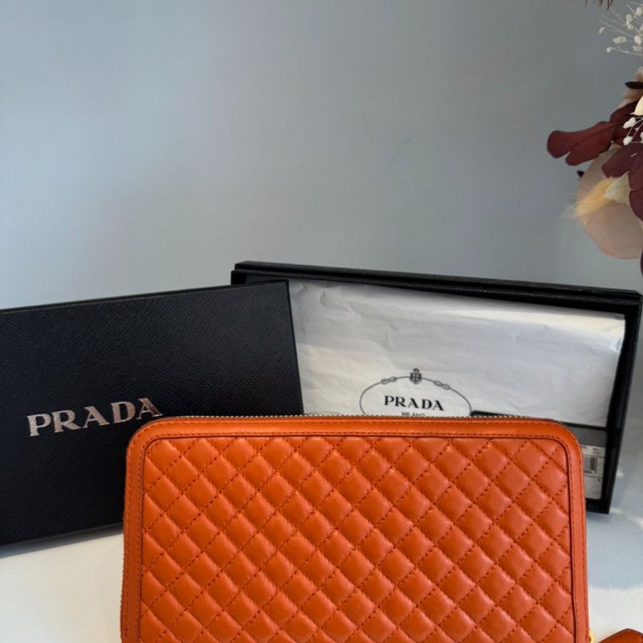PRADA 菱格真皮皮夾-2