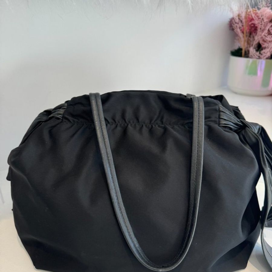 PRADA 黑色肩背包 斜背包-1