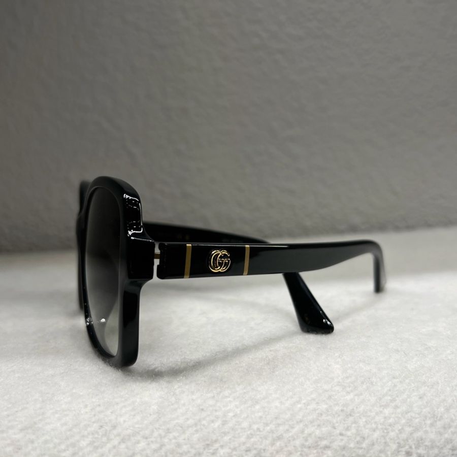 ►  全新 Gucci 黑色膠框太陽眼鏡·墨鏡-2