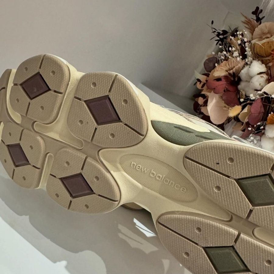 New Balance 9060 米白 卡其 咖啡色  慢跑鞋 運動鞋 休閒鞋 奶茶棕 U9060FNA-3