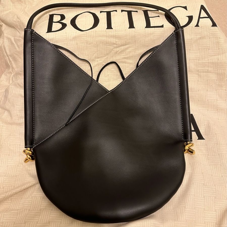 Bottega Veneta Medium Solstice 黑色肩背包-0