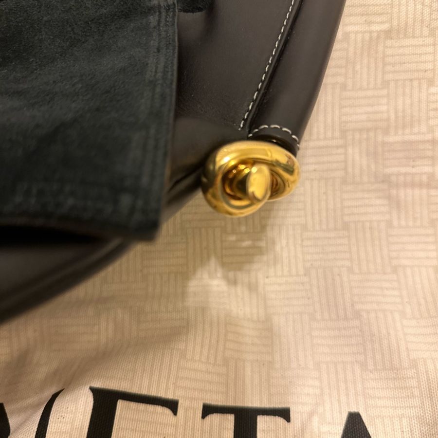 Bottega Veneta Medium Solstice 黑色肩背包-9
