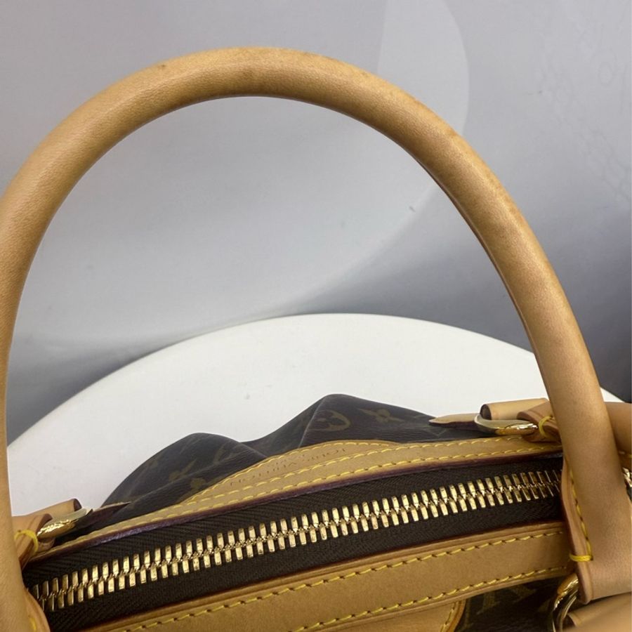 Louis Vuitton Tivoli Handbag-9