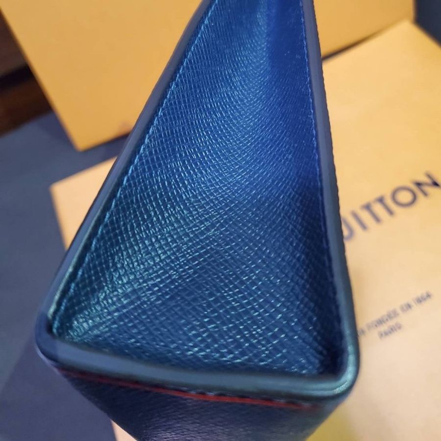 LV Pochette Voyage 海軍藍手拿包 M63394-10
