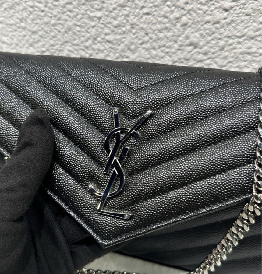 Ysl 銀扣魚子醬包-1