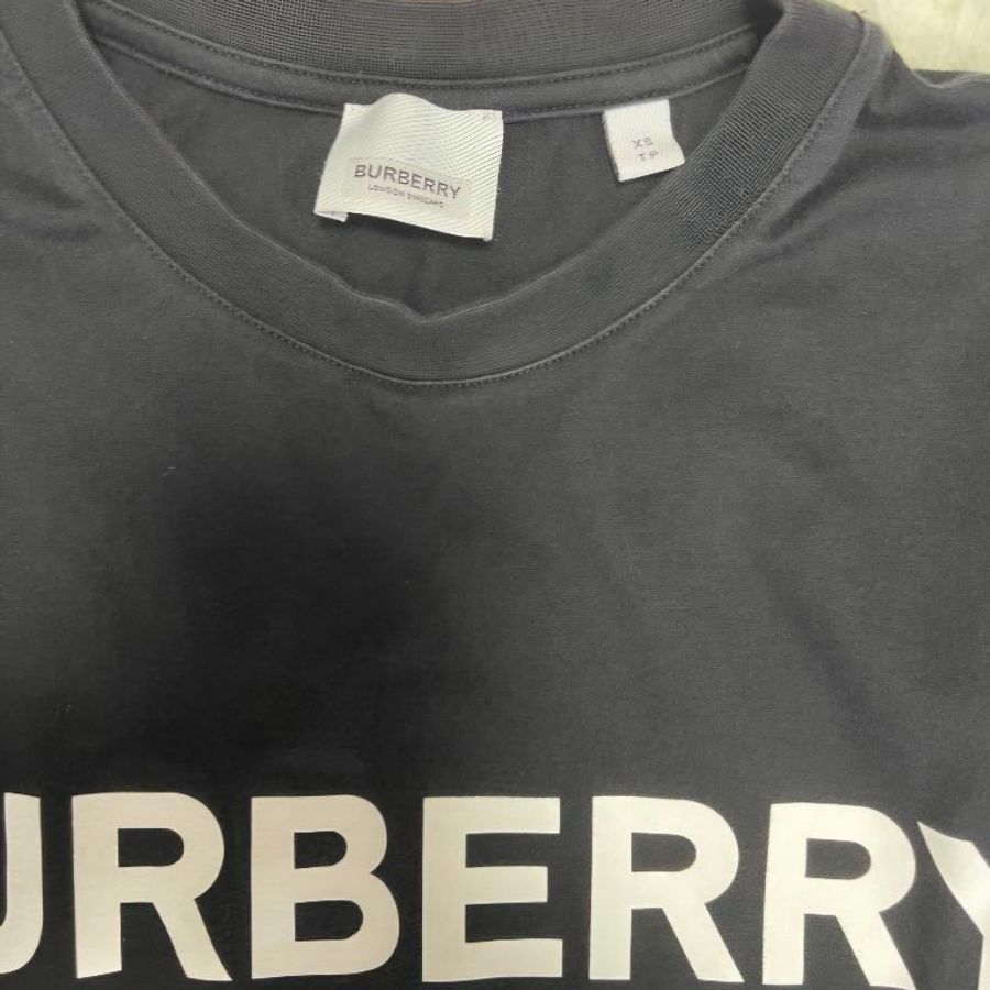BURBERRY 標誌棉質 T 卹黑色 XS 標準款-1