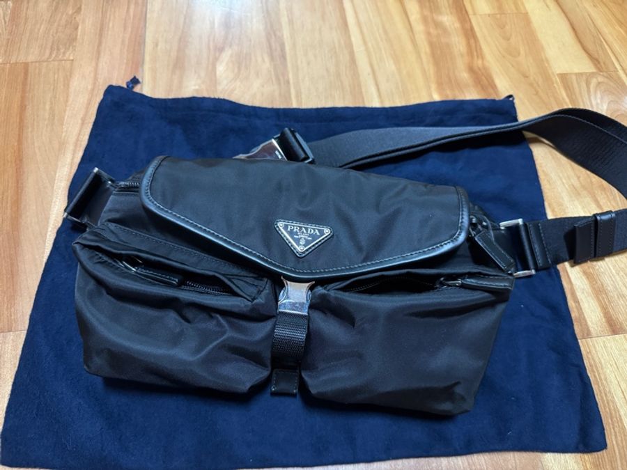 PRADA Nylon皮革肩背袋-1
