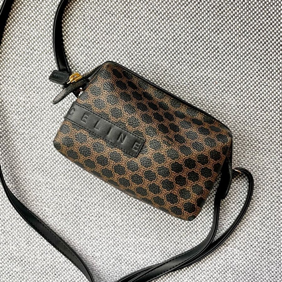 Celine 黑色中古小號雲朵包 斜挎包化妝包-2