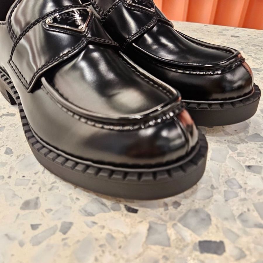 Prada 2DE127 男款 Chocolate 拋光皮革無帶便鞋 黑色 UK7.5/8/8.5/9/9.5/10/11《當季專櫃正售★全新商品 》-8