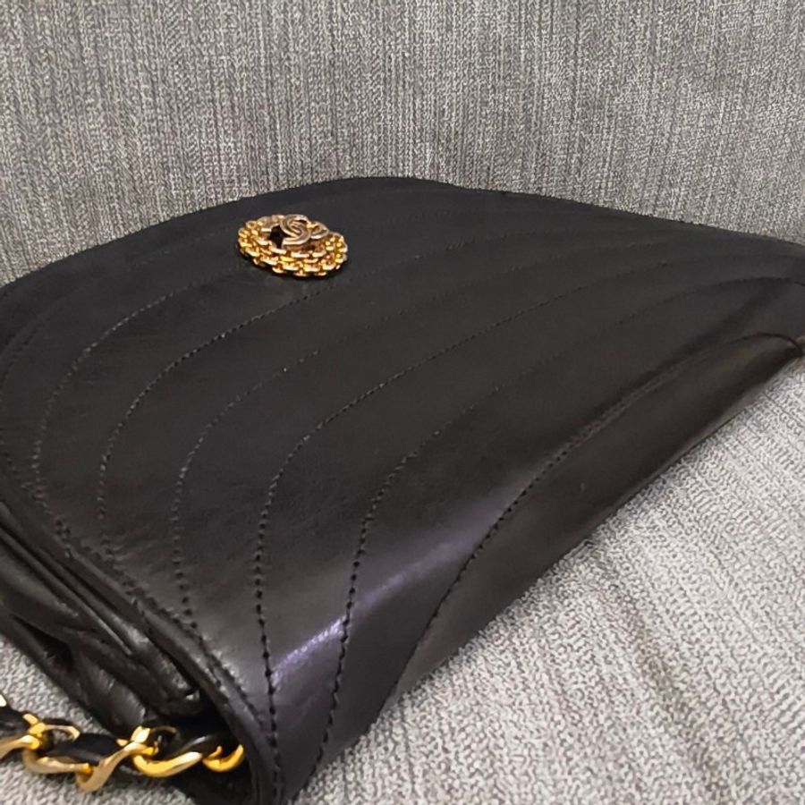 🩵CHANEL Vintage Half Moon Shoulder Bag🩵 復古半月包  YouTube 🔍：0608vintage 影片可觀看商品細節-14