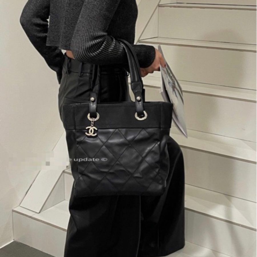 Chanel 香奈兒拼皮 Logo墜飾菱格紋銀扣包-7