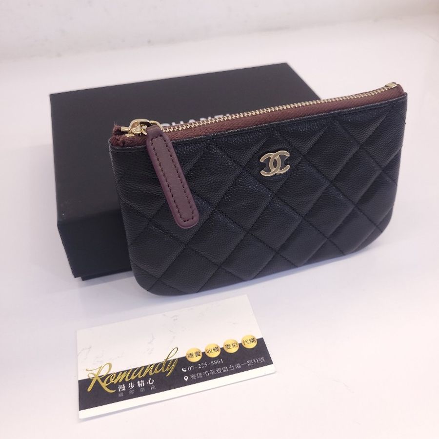 Chanel 經典荔枝紋小牛皮拉鍊零錢包(黑金)-0