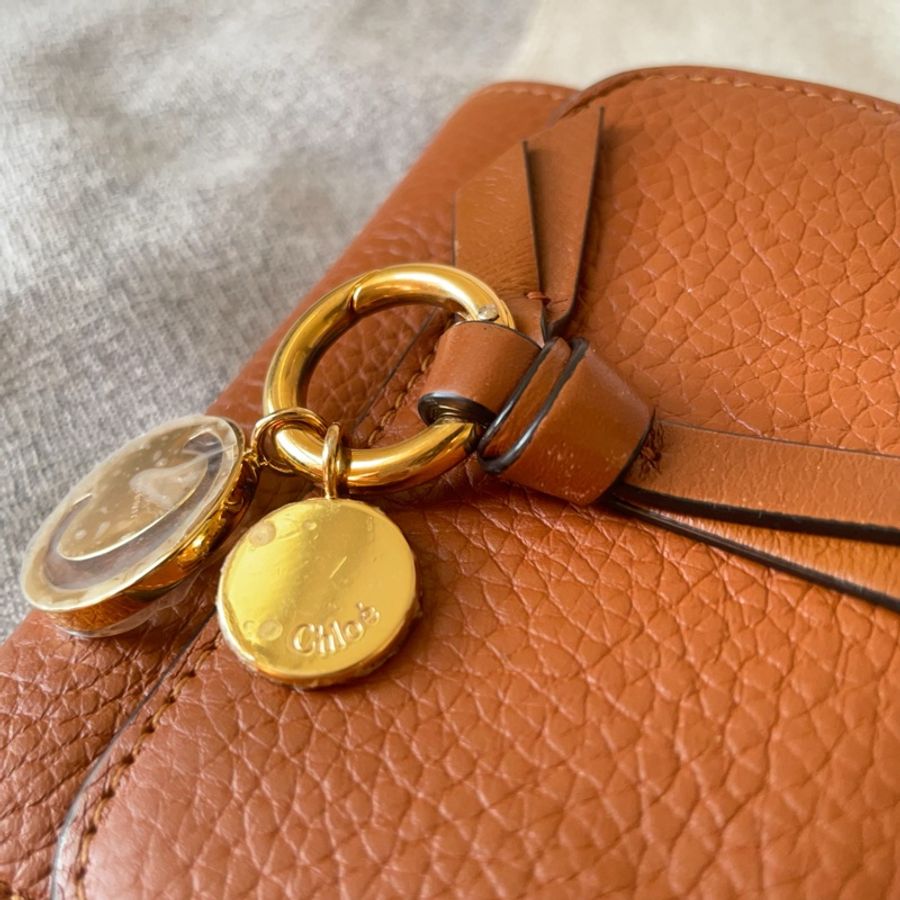 💯正貨❗️【Chloe】ALPHABET品牌經典三摺錢包 禮盒全套。SMALL ALPHABET TRI-FOLD WALLET IN GRAINED LEATHER FULL SET-10