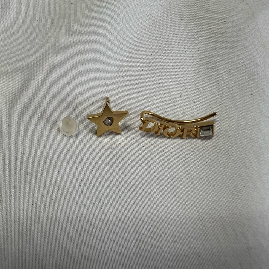 DIOR GOLD STAR EARRINGS-6
