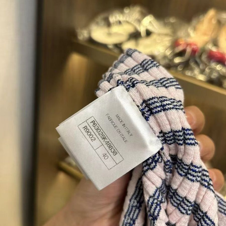 CHANEL短袖 尺寸40碼 領標沒了 洗標還在 很新-3