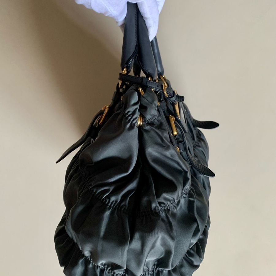 PRADA 經典氣質灰綠高菲包-2