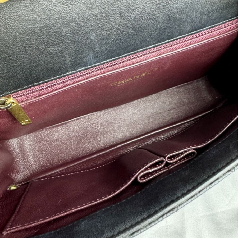 CHANEL香奈兒 filigree雙C logo黑金荔枝牛皮包-5
