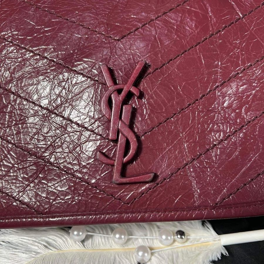 YSL SAINT LAURENT 聖羅蘭 NIKI 583103 0EN04 6475 油蠟皮革肩背鍊條包 (勃地根紅)-26