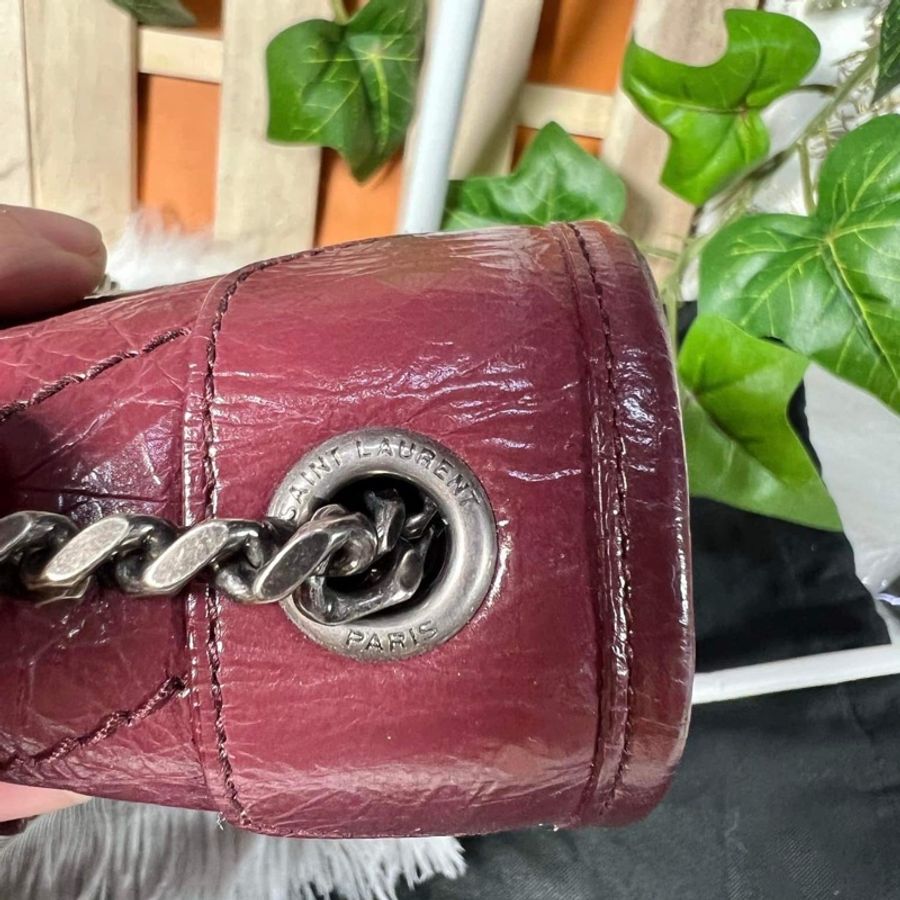 YSL SAINT LAURENT 聖羅蘭 NIKI 583103 0EN04 6475 油蠟皮革肩背鍊條包 (勃地根紅)-28