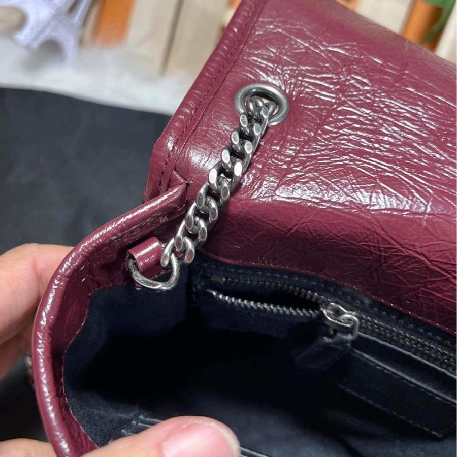 YSL SAINT LAURENT 聖羅蘭 NIKI 583103 0EN04 6475 油蠟皮革肩背鍊條包 (勃地根紅)-39