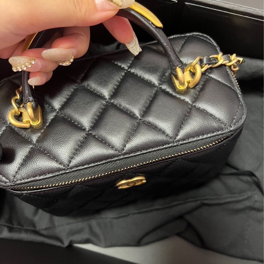 Chanel 金屬手把款 化妝盒-1