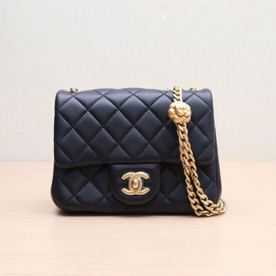 CHANEL(香奈兒) 23S CF 口蓋包 方胖子 17cm 黑色 晶片開 金扣 山茶花調節扣肩帶-0