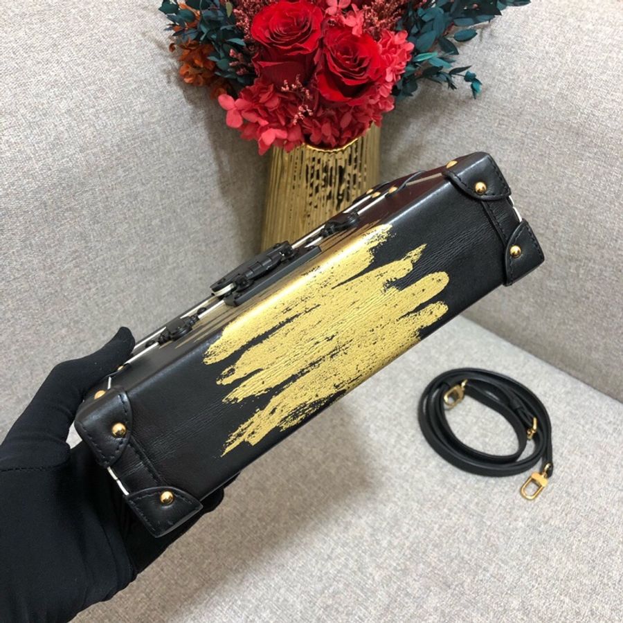 Louis Vuitton 路易威登 大盒子磨砂扣限量款 長20cm 2018年購入-3