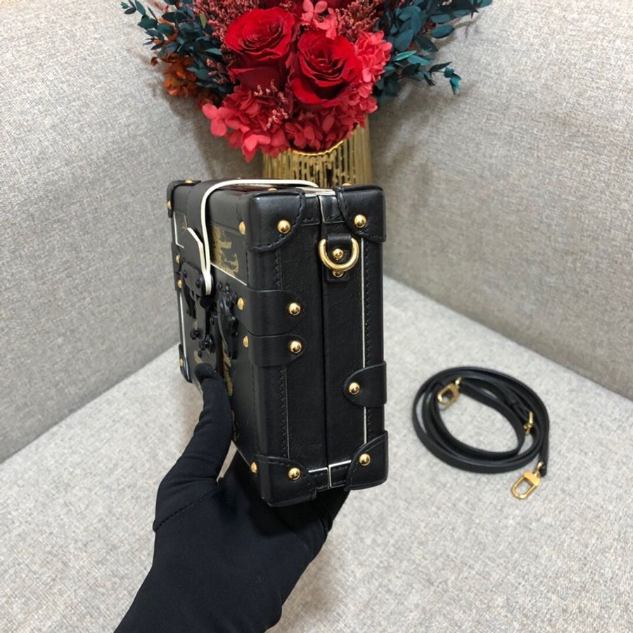 Louis Vuitton 路易威登 大盒子磨砂扣限量款 長20cm 2018年購入-4