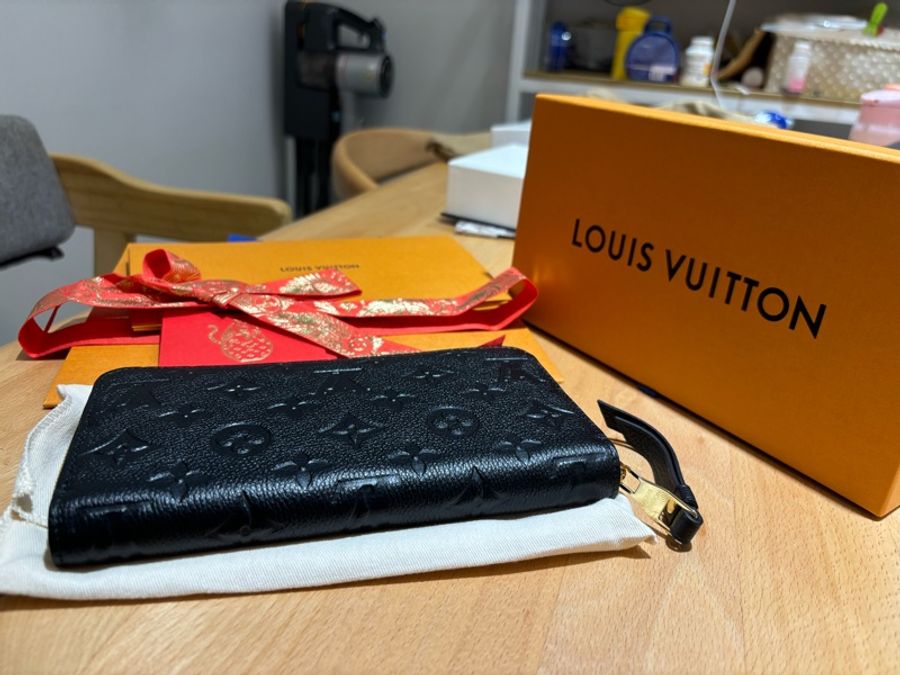 LV M61864拉鍊錢包-0