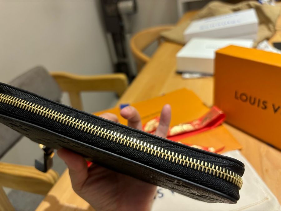 LV M61864拉鍊錢包-4