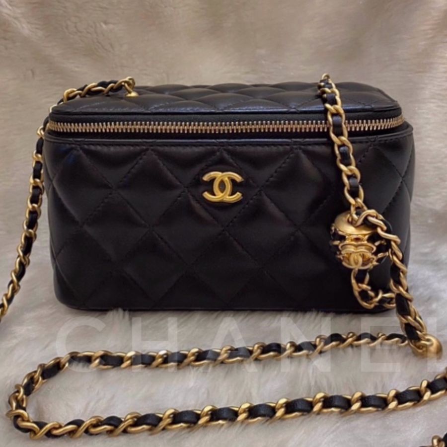► 全新 Chanel 雙C LOGO復古核桃金球化妝箱 皮穿鏈 核桃編織調節-0