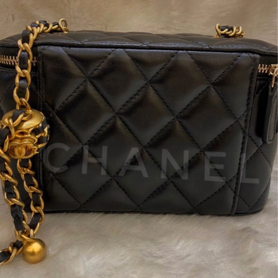 ► 全新 Chanel 雙C LOGO復古核桃金球化妝箱 皮穿鏈 核桃編織調節-6