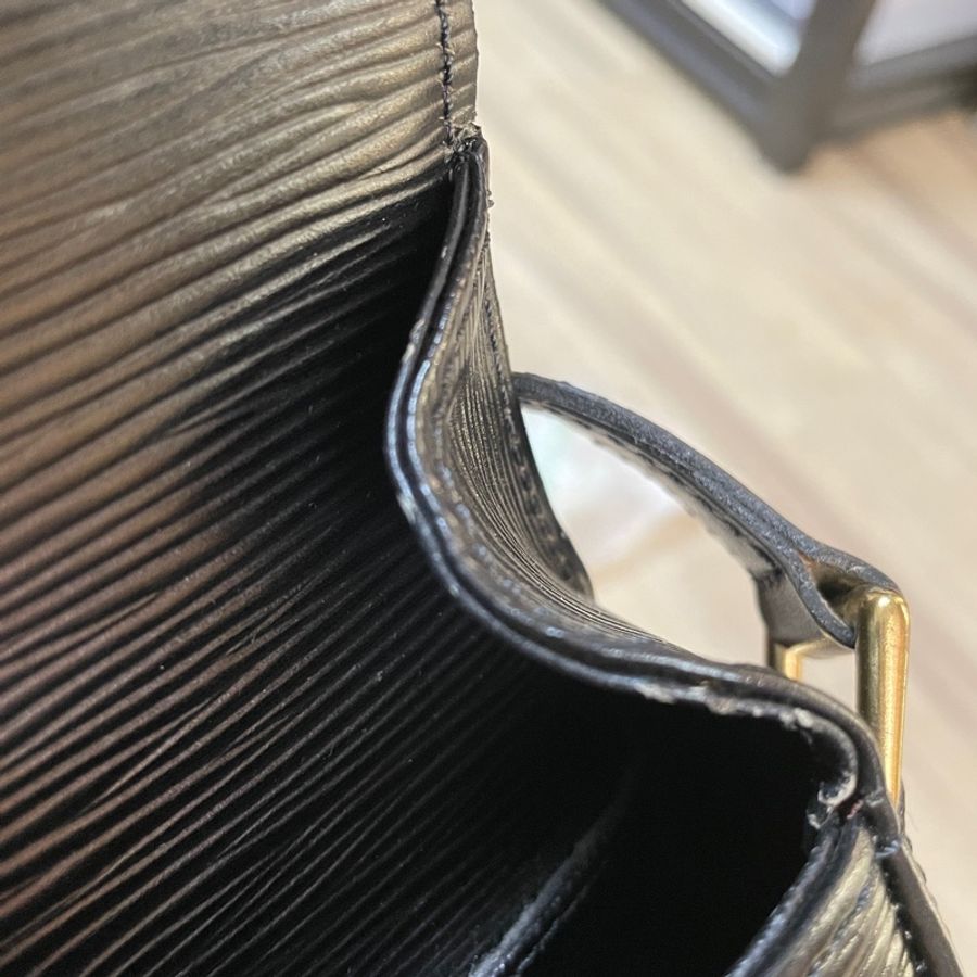 Louis Vuitton 水波紋 Epi 馬蹄包-14