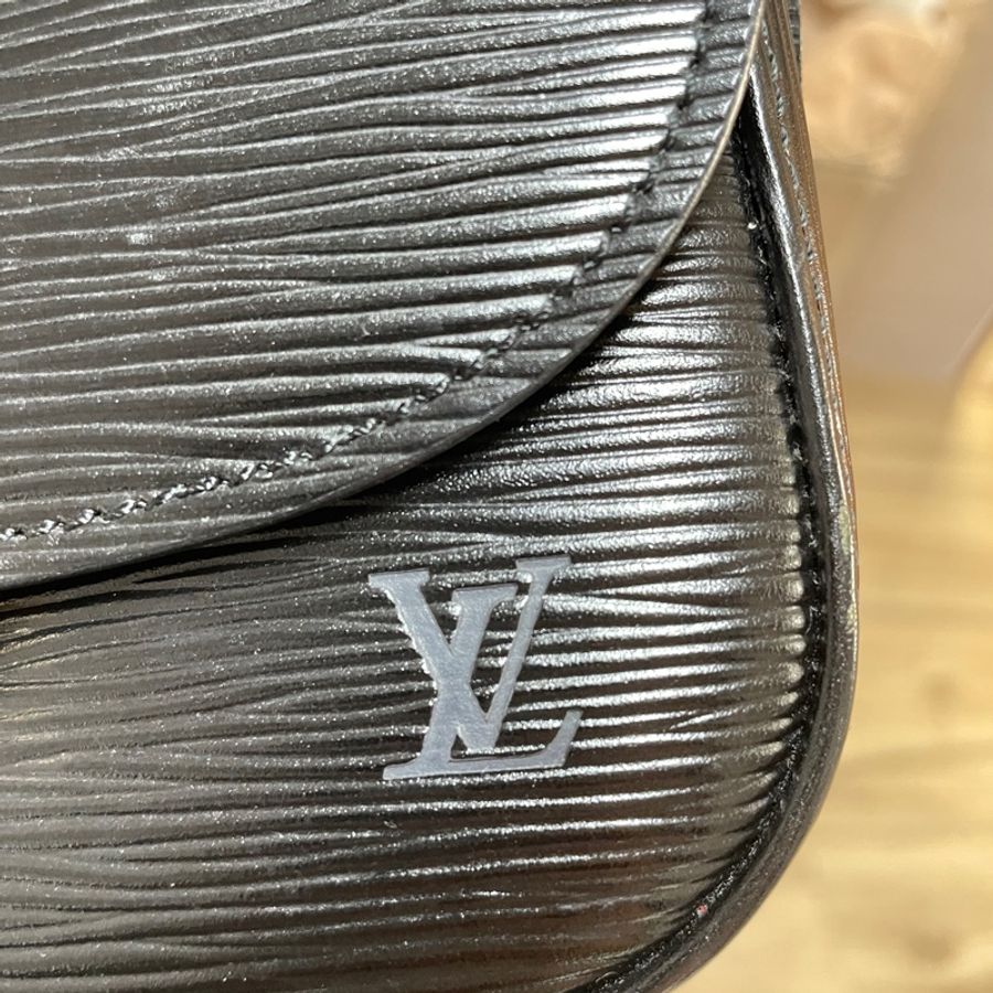 Louis Vuitton 水波紋 Epi 馬蹄包-6