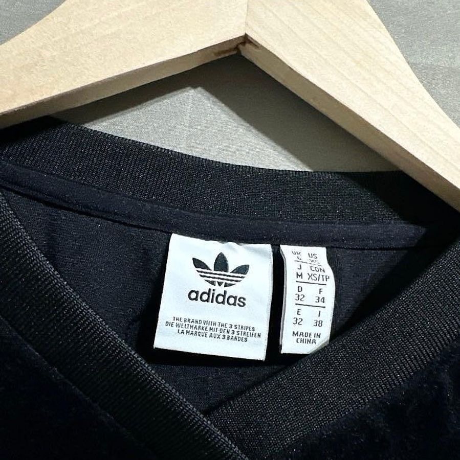 Adidas V-DAY CRPPD TEE 三條紋愛心刺繡短版上衣 XS-5
