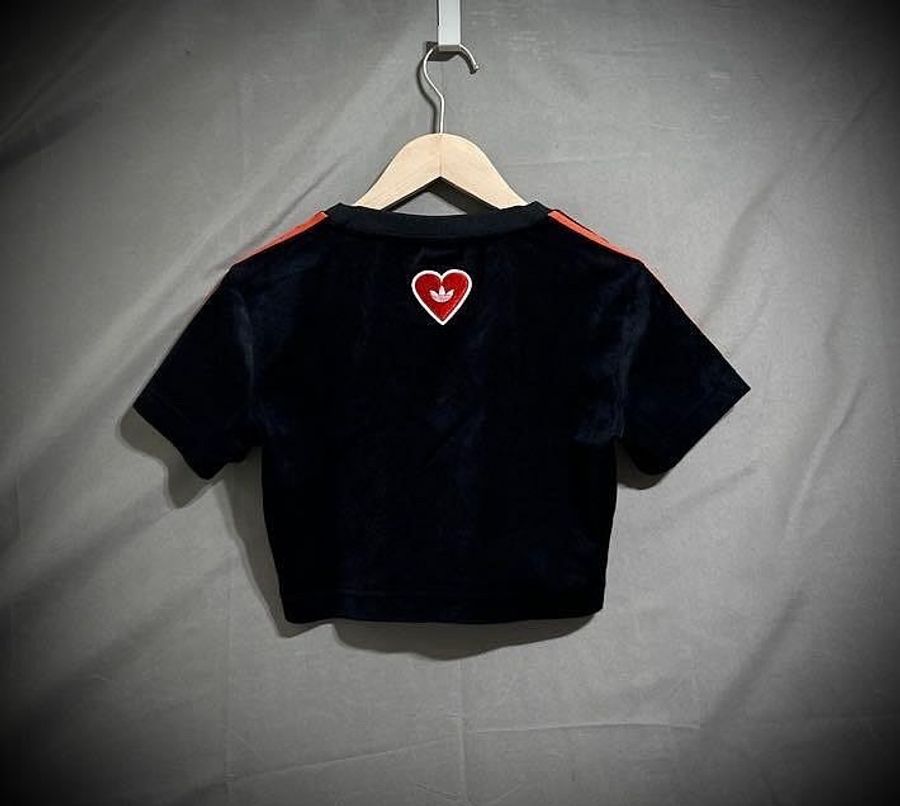 Adidas V-DAY CRPPD TEE 三條紋愛心刺繡短版上衣 XS-8