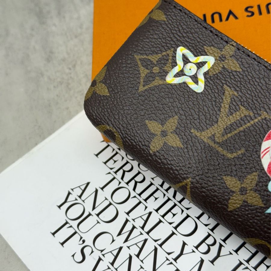 🎄 Louis Vuitton 路易威登|2024 聖誕 Vivienne 系列 M12217 鑰匙零錢包 🎄-8