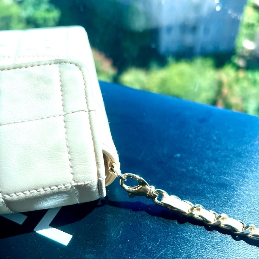 Chanel 冰格羊皮金釦下蓋法棍鏈條肩背包/ 米色-4