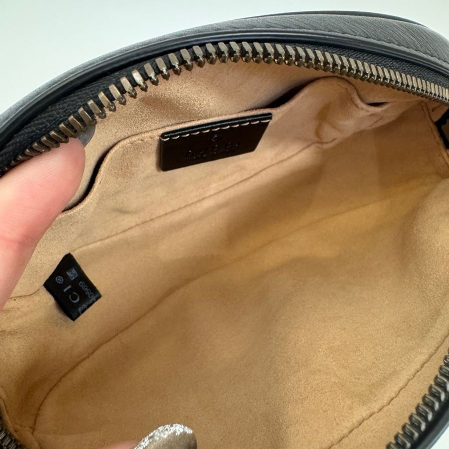 Gucci Marmont黑牛皮霧金釦橢圓腰包 可當胸口包-10
