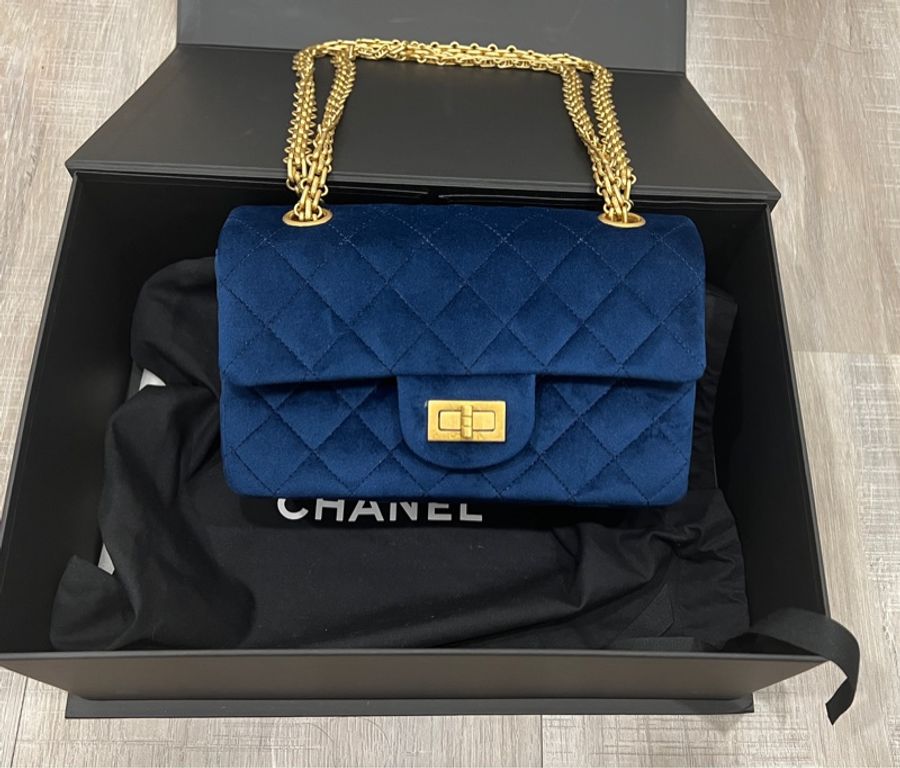 Chanel 絕美藍絲絨2.55 mini reissue-1