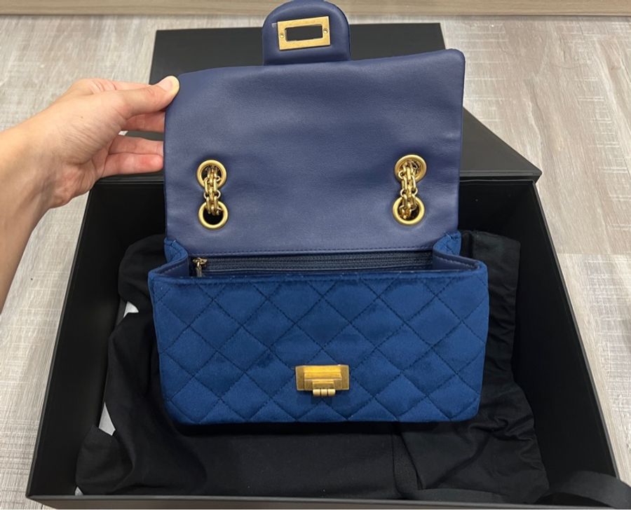 Chanel 絕美藍絲絨2.55 mini reissue-3