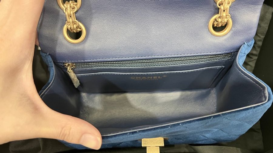 Chanel 絕美藍絲絨2.55 mini reissue-5