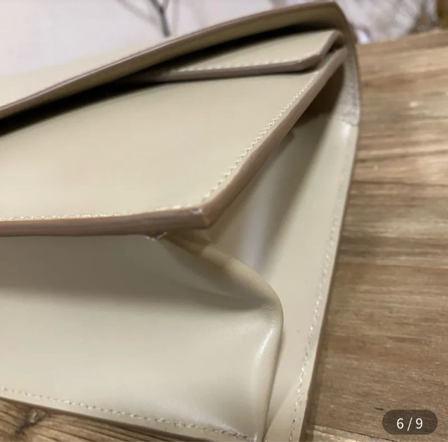 Burberry 奶茶色手拿包-3