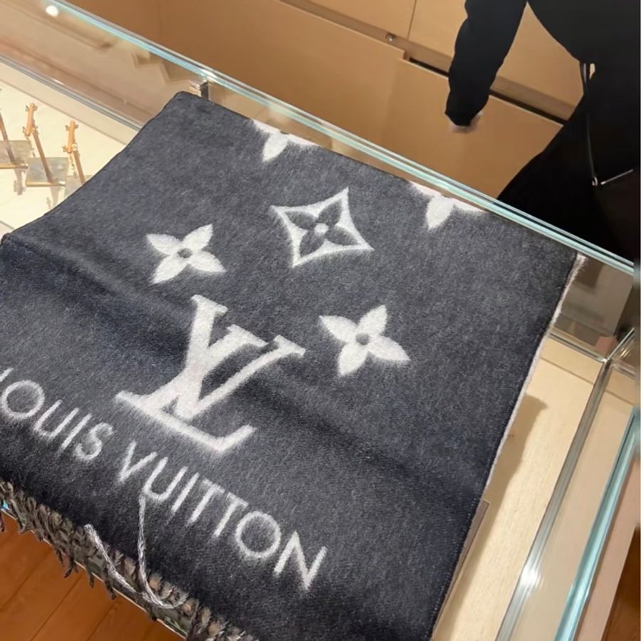 Louis Vuitton LV M71040 Reykjavik 喀什米爾羊毛雙面圍巾-0