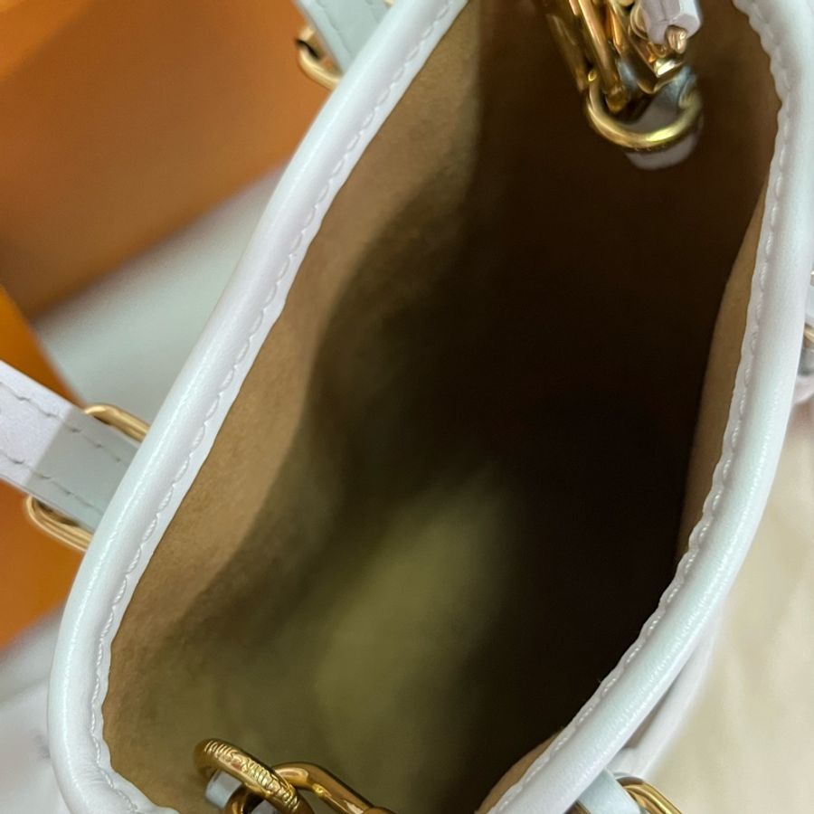 LV nano bucket 水桶包 紐約第五大道LV旗艦店購入-8