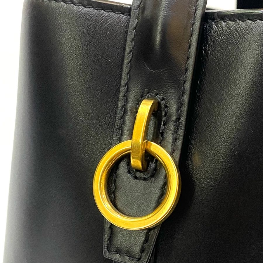 YSL 亮面黑牛皮金釦LE37手提側背水桶包-9