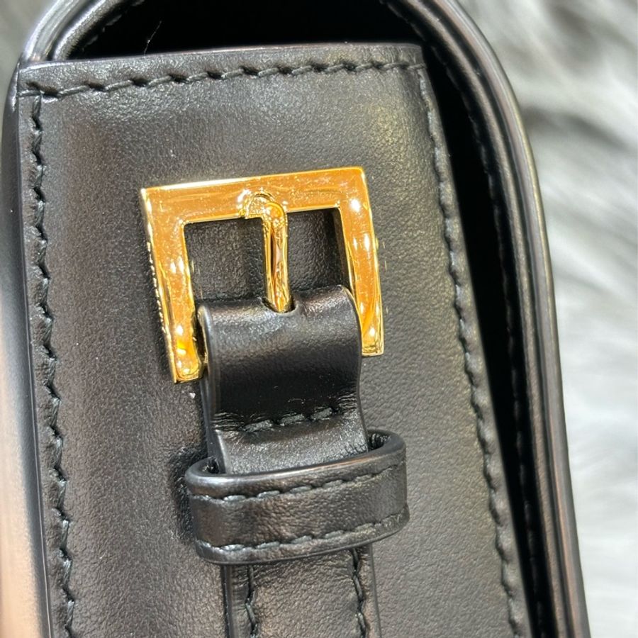 BURBERRY GRACE 黑色牛皮 肩背包斜背包手拿包相機包格蕾絲包-18
