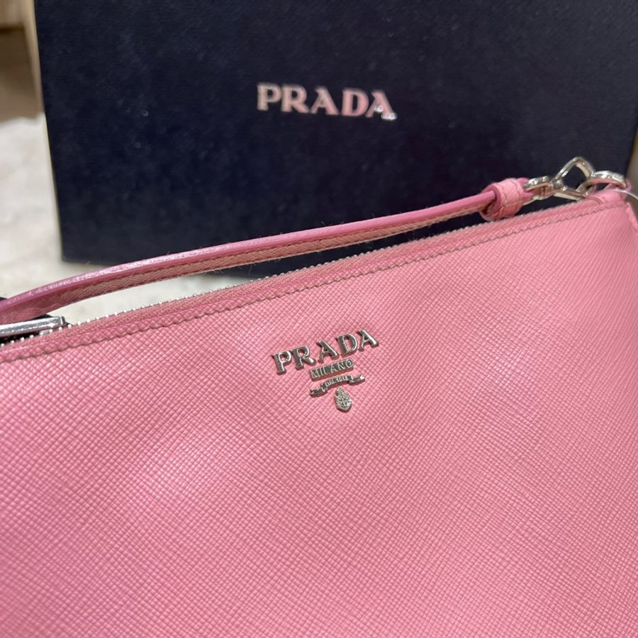 PRADA SAFFIANO Zip pouch 普拉達 拉鍊 腋下包 X481-5